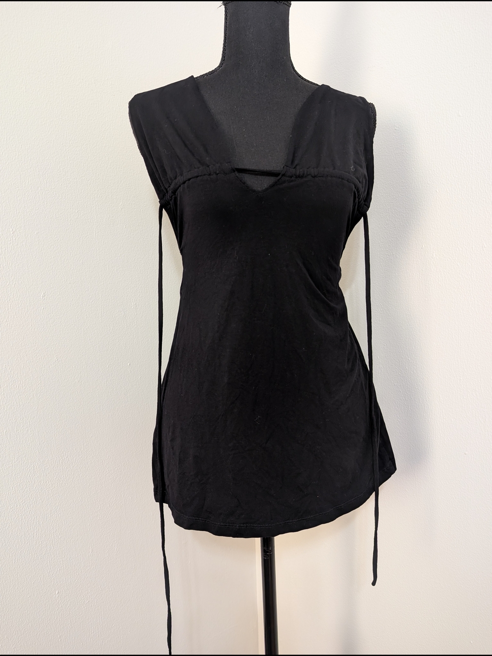 Bamboo Blonde Black V-Neck Tie-Detail Tank Top Size M